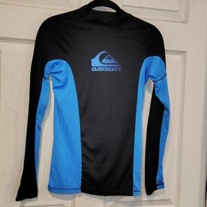 Quiksilver Men's Size S Black and Blue Long Sleeve Rash Guard Surf Shirt